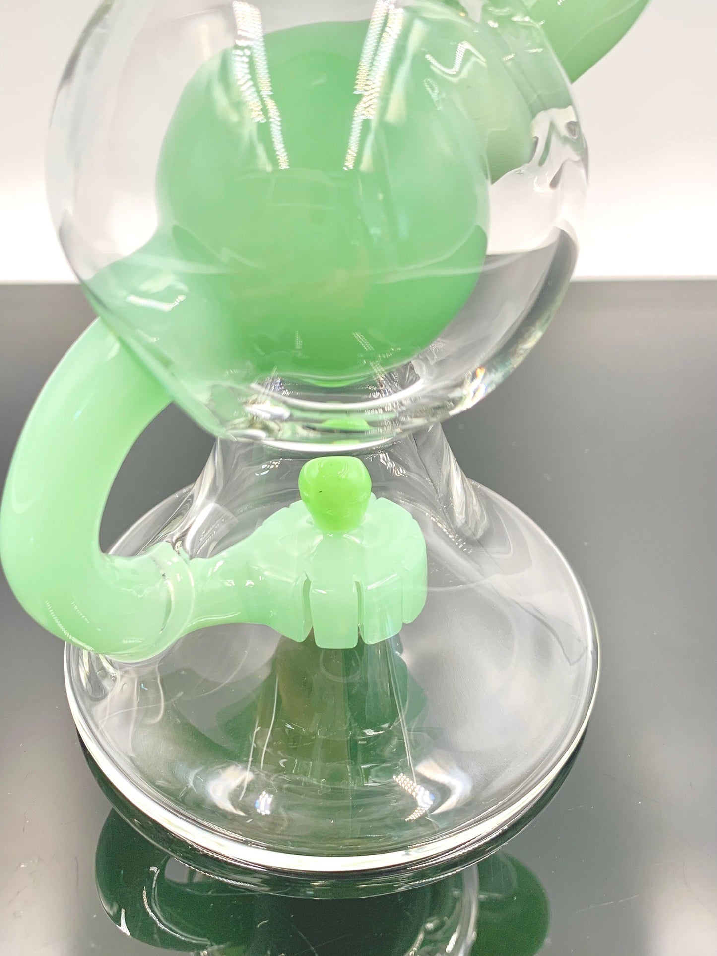 Ms. Flowers® Globe Water Dab Rig Recycler