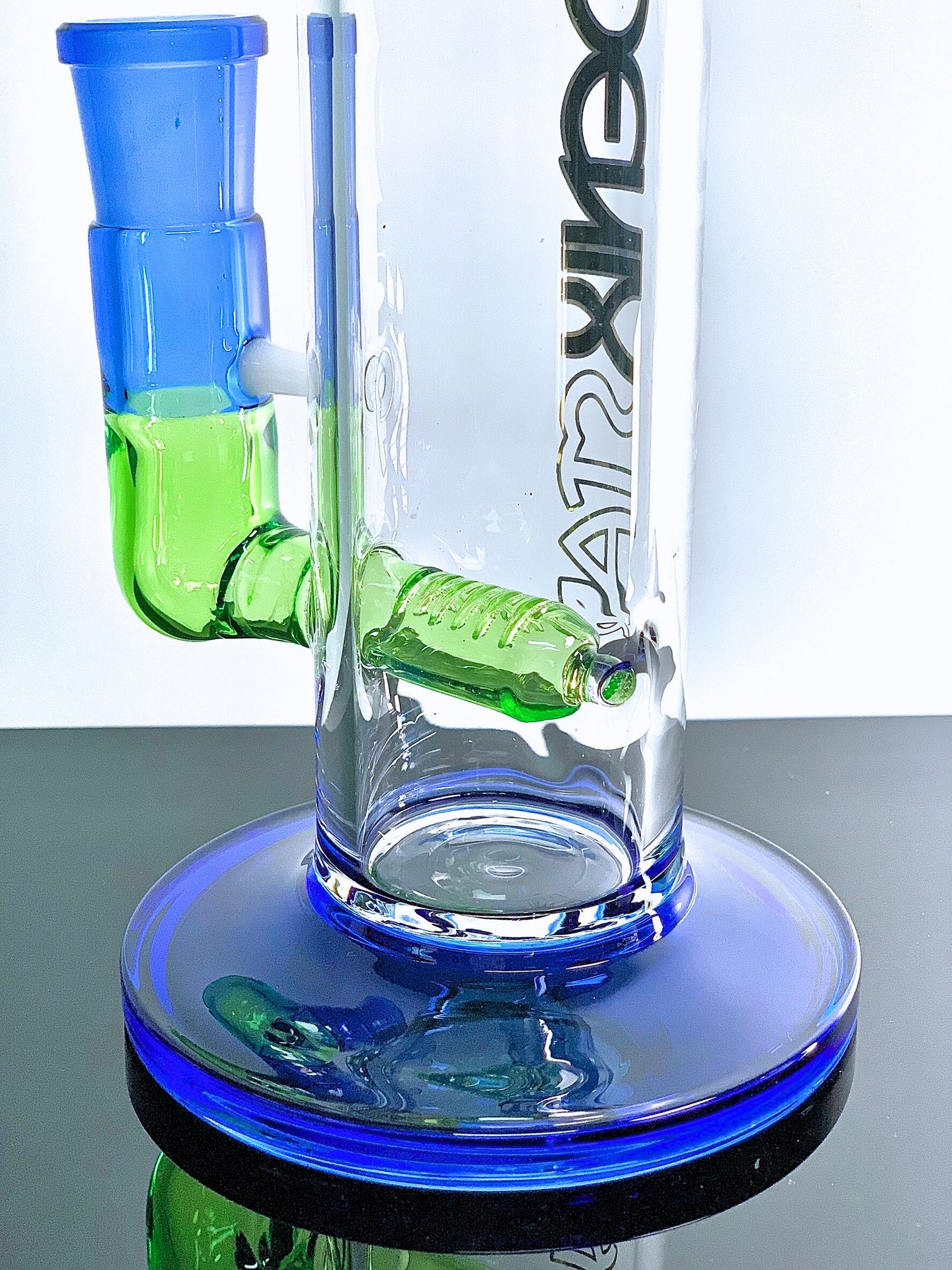 Phoenix Dab Rig with Golden Design 11.8 Inches